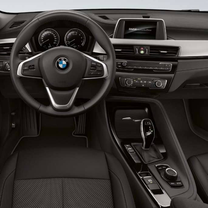 Cockpit della BMW X2 sDrive20i versione Advantage BMW X2 sDrive20i versione Advantage 2018 F39 interni cockpit