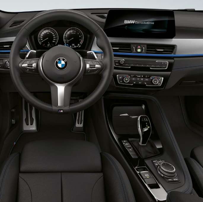Cockpit della BMW X2 sDrive20i versione M Sport BMW X2 sDrive20i versione M Sport 2018 F39 interni cockpit