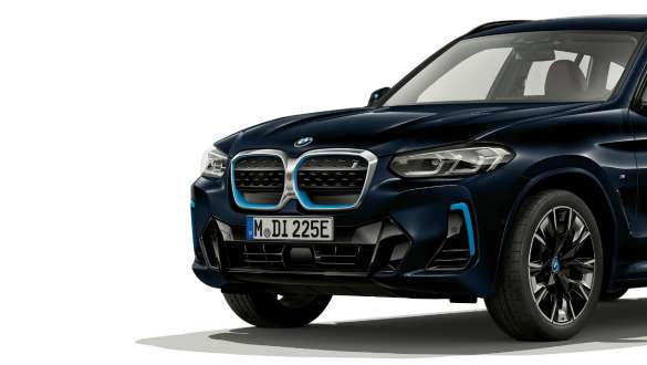 Nuova BMW iX3 G08 Prezzi versioni autonomia ricarica