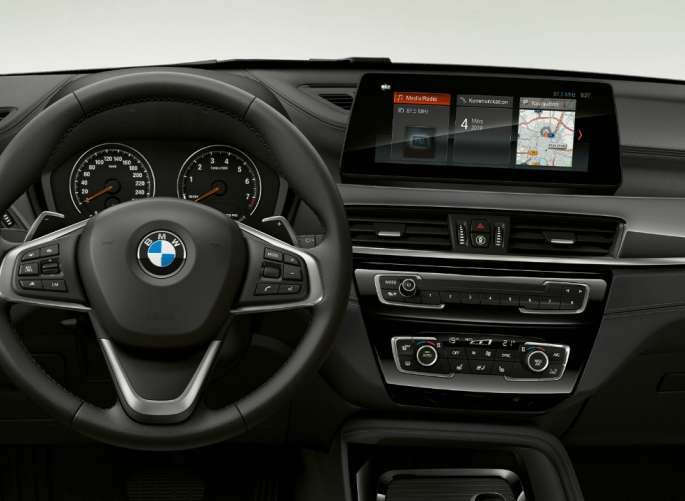 BMW X1, Versione xLine, interni BMW X1, Versione xLine, interni con primo piano del cockpit