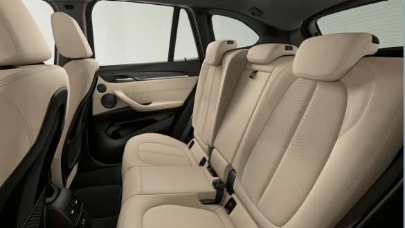 BMW X1 SUV, sedile posteriore regolabile. F48 BMW X1 SUV, interni con sedile posteriore regolabile. F48