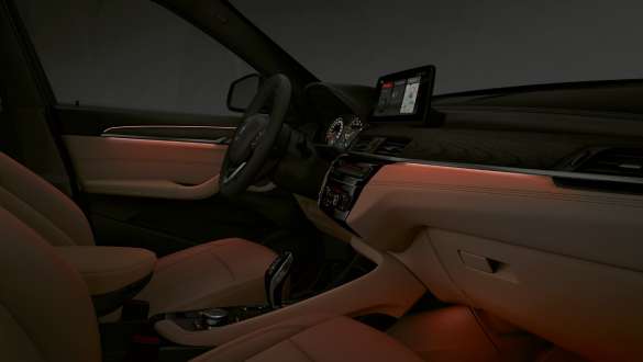 BMW X1 F48 LCI Pacchetto luci BMW X1 F48 LCI interni con pacchetto luci attivato