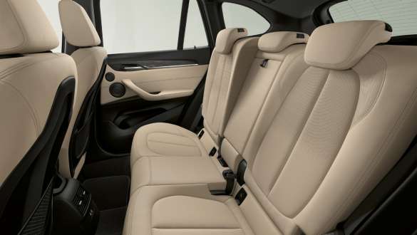 BMW X1 F48 LCI sedile posteriore regolabile BMW X1 F48 LCI interni con sedile posteriore regolabile