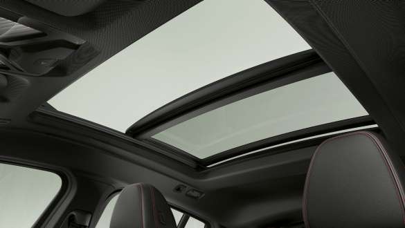 Tetto panoramico in vetro della BMW X4 G02 Tetto panoramico in vetro della BMW X4 G02 2018 Abitacolo