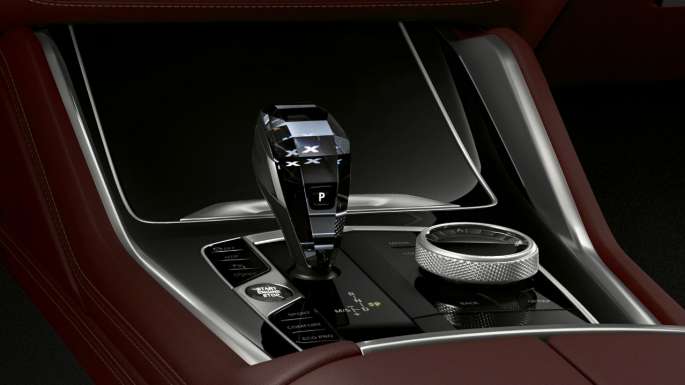 BMW X6 with BMW Individual, centre console G06. BMW X6 Interior with BMW Individual with focus on the cockpit G06.