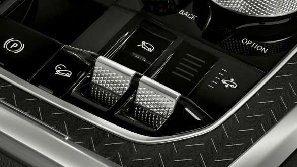 Interni della BMW X6, modalità offroad. Interni della BMW X6 con primo piano delle modalità offroad.