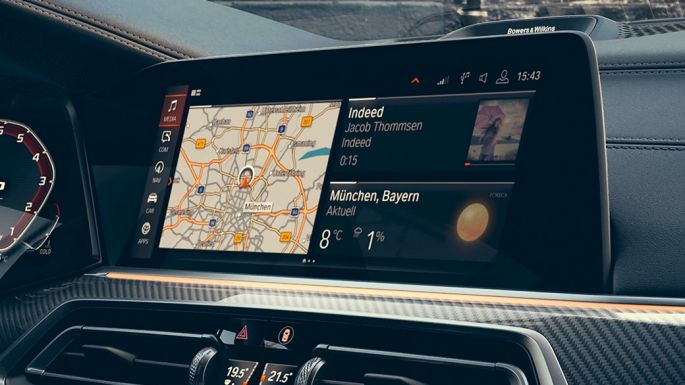 Cockpit con primo piano dei display da 12,3“. Cockpit della BMW X6 con primo piano dei display da 12,3”.