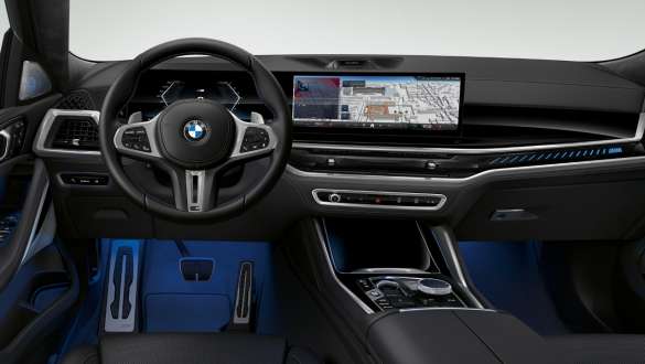 BMW X6 G06 LCI con elementi di comando innovativi nel cockpit Elementi di comando innovativi della BMW X6 G06 LCI nel cockpit