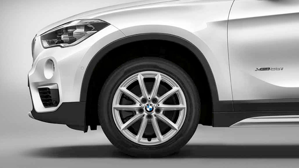 Ruota in lega leggera BMW da 17'' con raggi a V nº 560 Reflex Silver