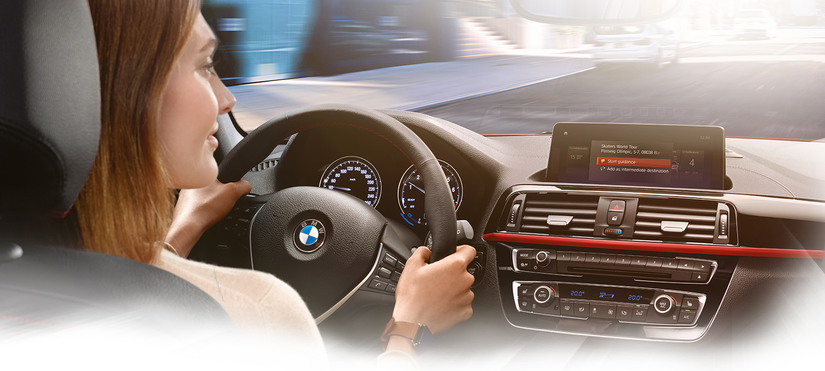 BMW Serie 1 (3 porte): volante e BMW Connecteddrive BMW Serie 1 (3 porte): volante e BMW Connecteddrive