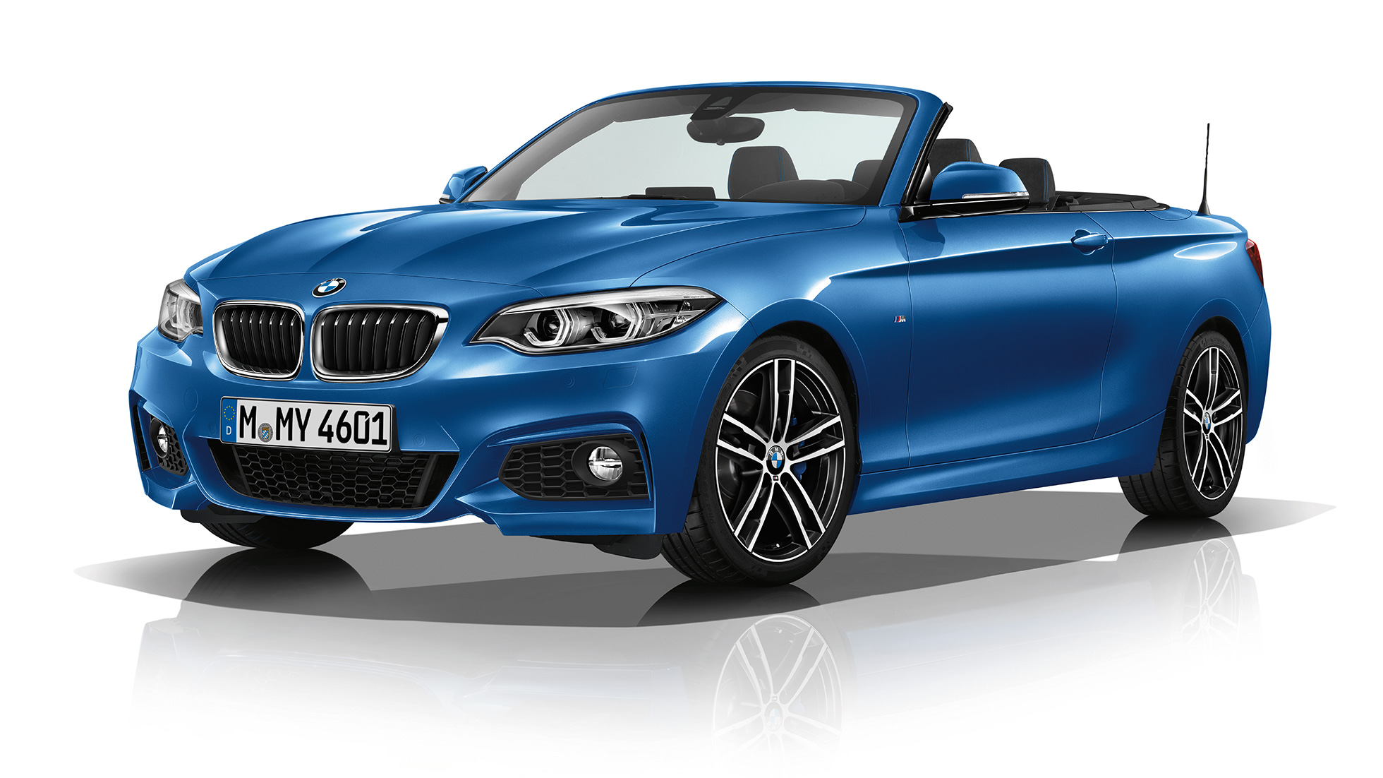 BMW Serie 2 Cabrio, modello M Sport, ripresa frontale a tre quarti BMW Serie 2 Cabrio, modello M Sport, ripresa frontale a tre quarti