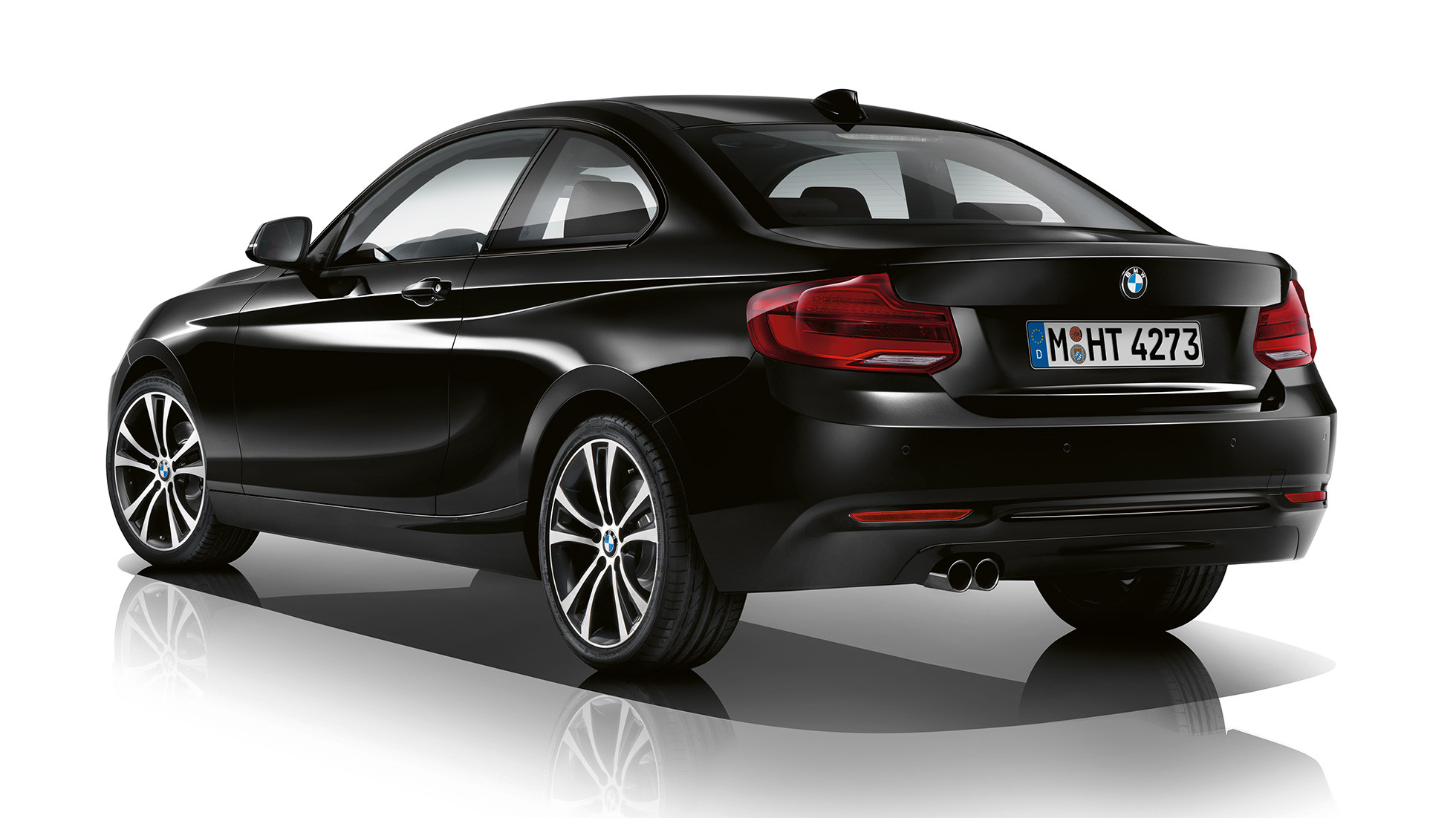 BMW Serie 2 Coupé, versione Sport, ripresa frontale a tre quarti F22 BMW Serie 2 Coupé, versione Sport, ripresa frontale a tre quarti F22
