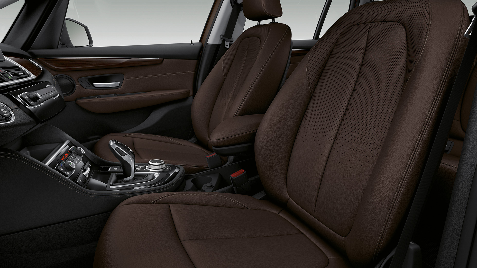 Sedili sportivi della BMW Serie 2 Gran Tourer Versione Luxury F46 Sedili sportivi della BMW Serie 2 Gran Tourer 218d xDrive Versione Luxury F46 2018 abitacolo