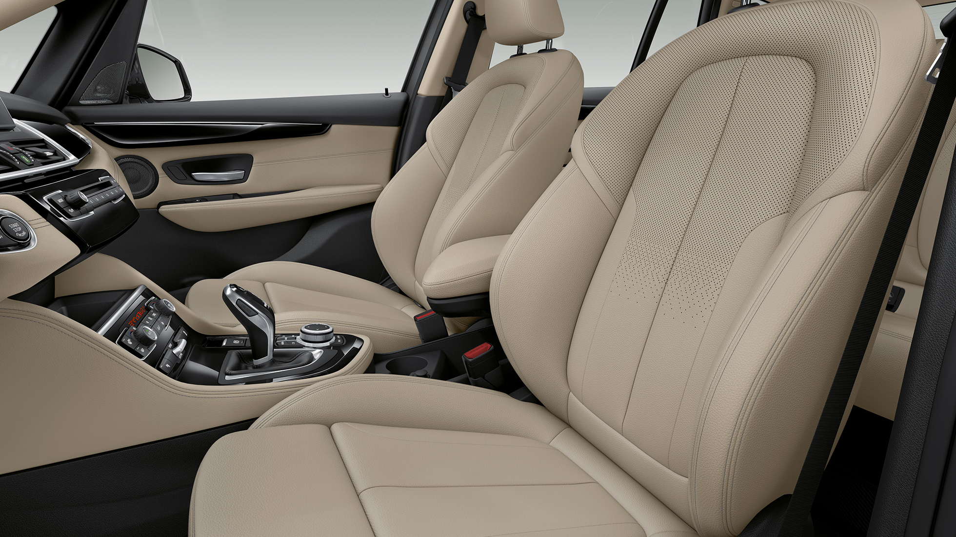 Sedili sportivi della BMW Serie 2 Gran Tourer Versione Sport F46 Sedili sportivi della BMW Serie 2 Gran Tourer 220d Versione Sport F46 2018 abitacolo