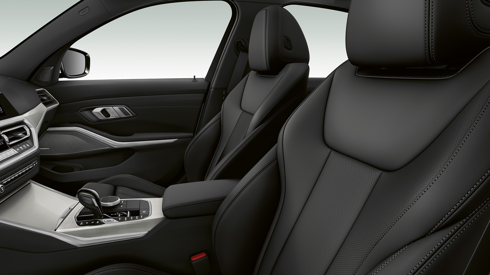 BMW Serie 3 Berlina, versione Sport, sedili anteriori G20. Primo piano laterale dei sedili anteriori della BMW Serie 3 Berlina con gli allestimenti della versione Sport G20.