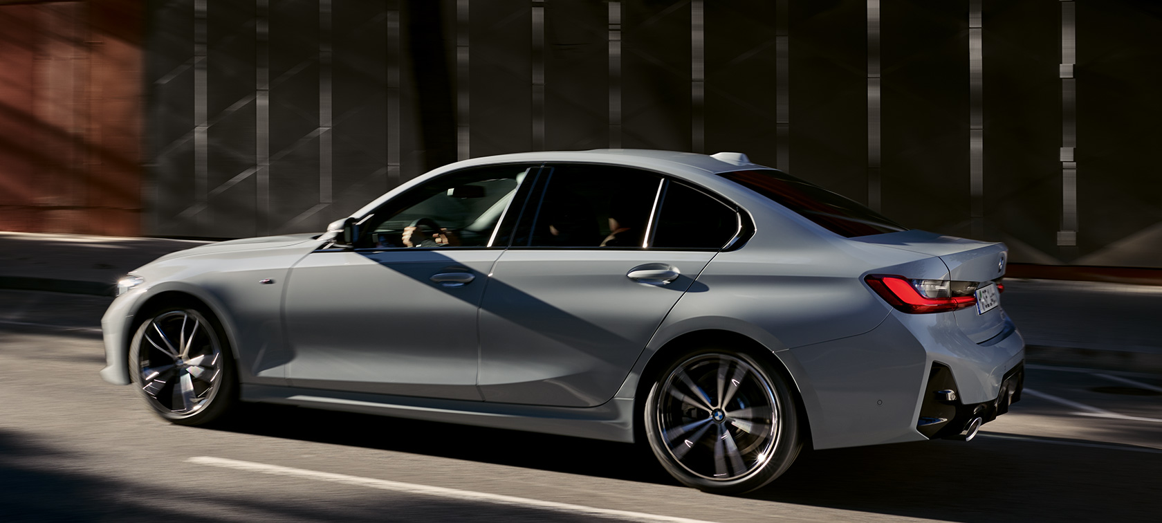 Il design degli esterni della BMW Serie 3 Berlina LCI G20 in un video Il design degli esterni della BMW Serie 3 Berlina LCI G20 in un video