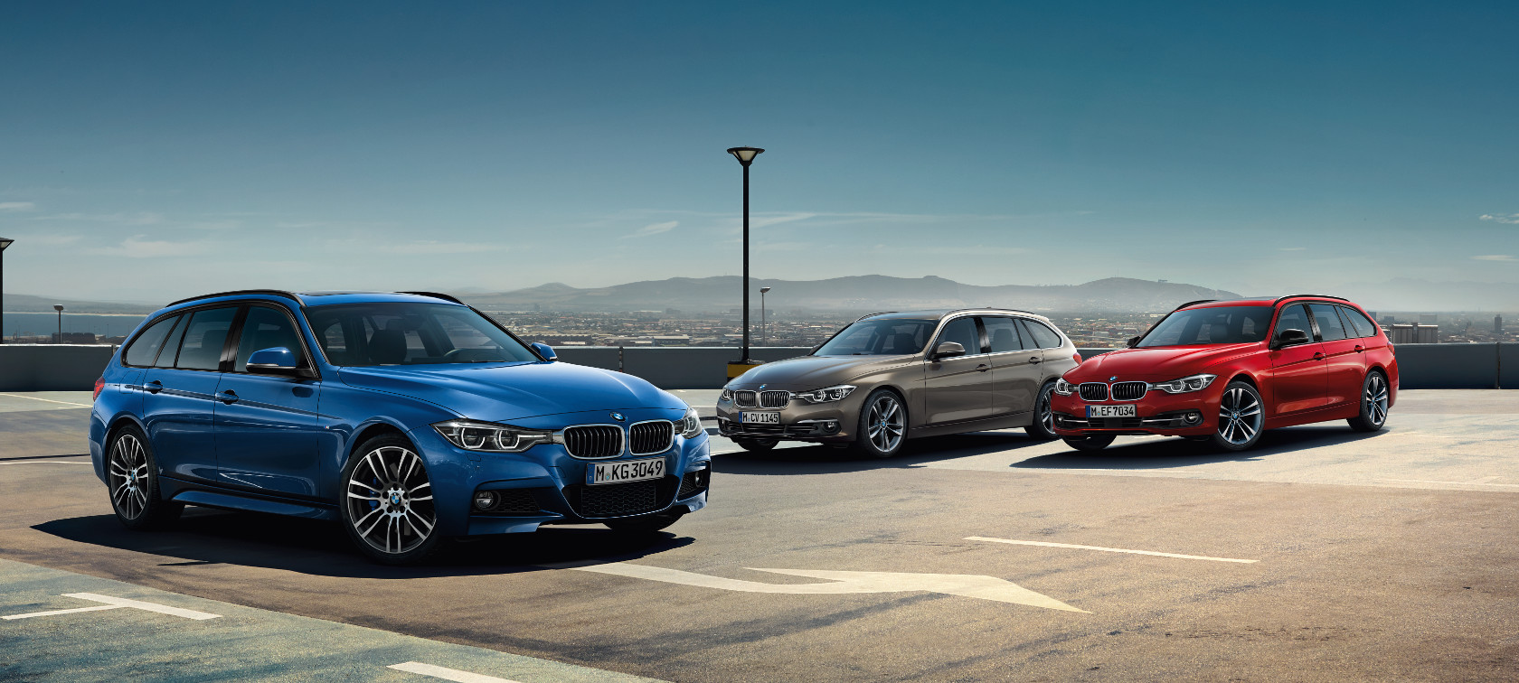 BMW Serie 3 Touring flotta: versione blu, grigia e rossa BMW Serie 3 Touring flotta: versione blu, grigia e rossa