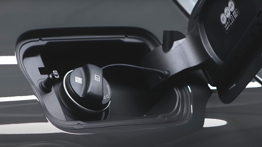 BMW ibrida Plug-in coperchio serbatoio BMW Serie 3 Touring G21 BMW ibrida Plug-in coperchio serbatoio primo piano