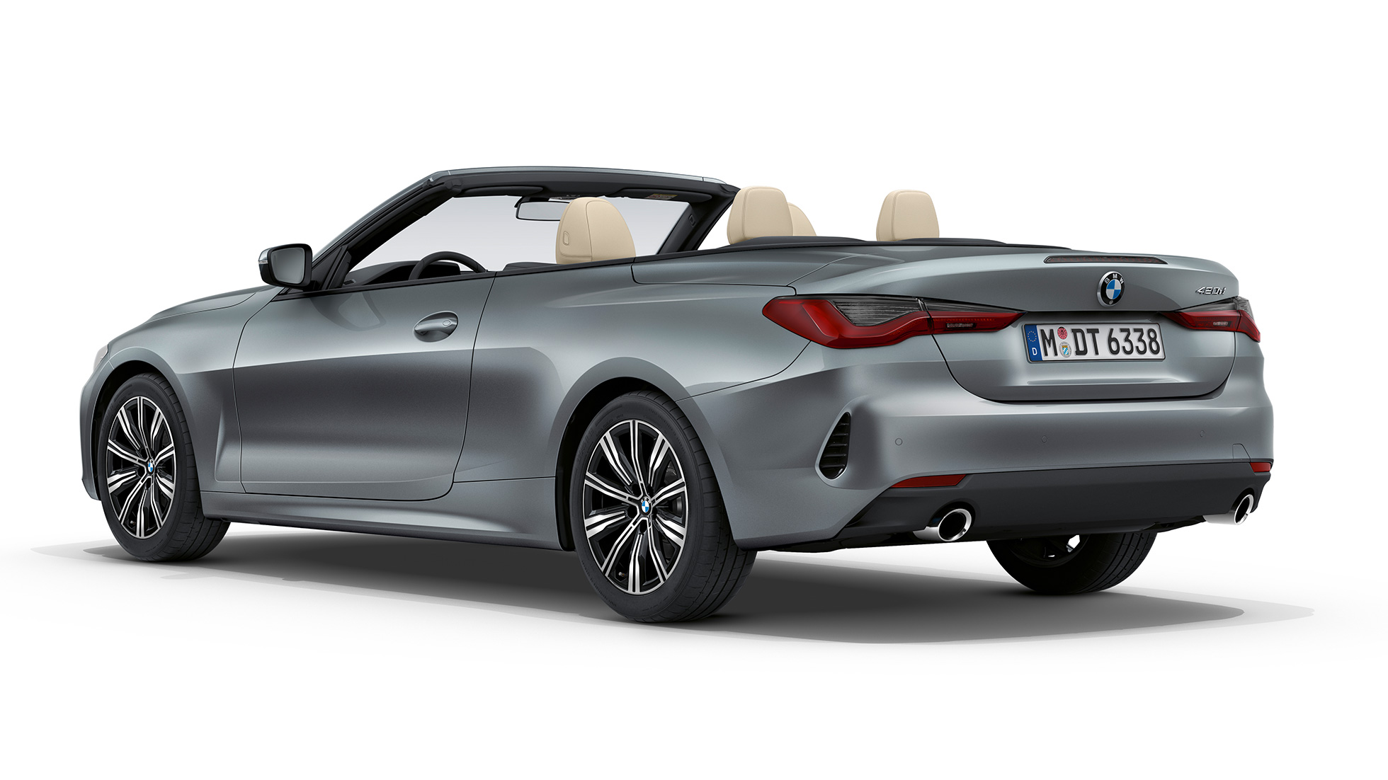 Posteriore della BMW Serie 4 Cabrio Allestimento base G23 2020 BMW 4er Cabrio G23 2020 equipaggiamento base Bluestone metallizzato vista anteriore a tre quarti
