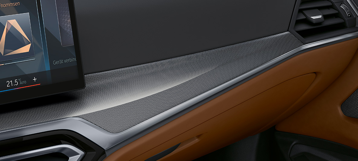 Modanature interne in alluminio BMW Individual lucido con profili in Pearl Gloss cromato della BMW Serie 4 Cabrio 2020 G23 Individual, Abitacolo Modanature interne BMW Individual in tessuto di alluminio lucido con profili in Pearl Gloss cromato della BMW Serie 4 Cabrio Individual G23 2020 Abitacolo