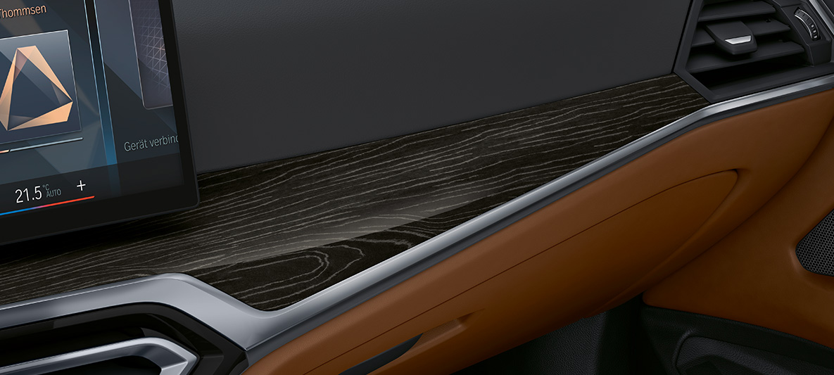 Modanature interne BMW Individual in legno pregiato “Fineline” nero con effetto silver a pori aperti e profili in Pearl Gloss cromato della BMW Serie 4 Cabrio 2020 G23 Individual Abitacolo Modanature interne BMW Individual in legno pregiato Fineline Black effetto Silver a pori aperti e profili in Pearl Gloss cromato della BMW Serie 4 Cabrio Individual G23 2020 Abitacolo