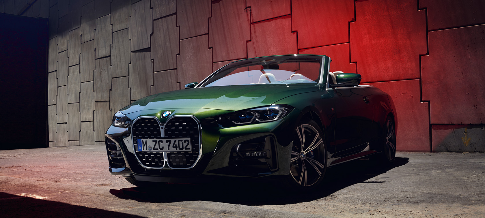 BMW Serie 4 Cabrio G23 2020 Sanremo Green metallizzato Vista anteriore a tre quarti 