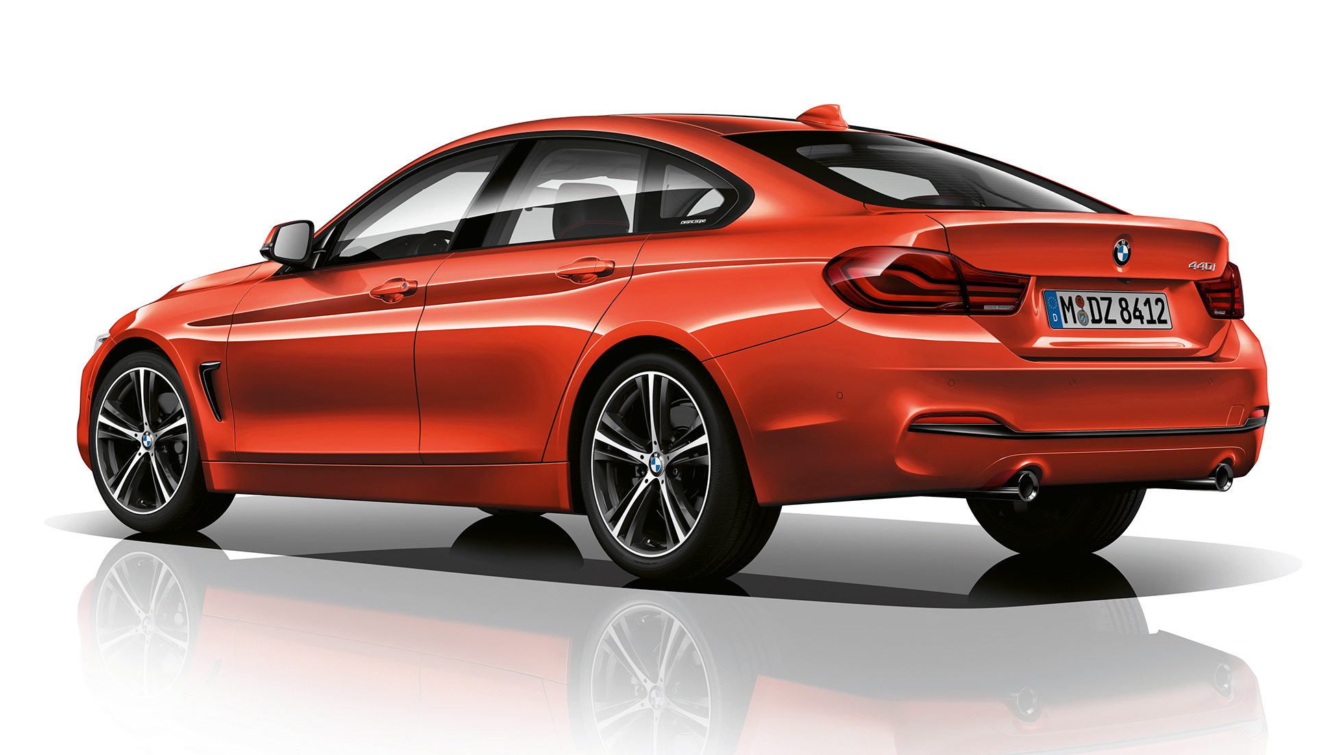 BMW Serie 4 Gran Coupé, Versione Sport Line, ripresa posteriore a tre quarti BMW Serie 4 Gran Coupé, Versione Sport Line, ripresa posteriore a tre quarti