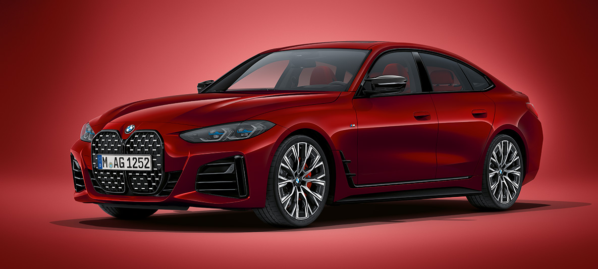 BMW Serie 4 Gran Coupé G26 2021 BMW Individual Aventurine Red metallizzato BMW Serie 4 Gran Coupé G26 2021 BMW Individual Aventurine Red metallizzato Vista anteriore a tre quarti ferma