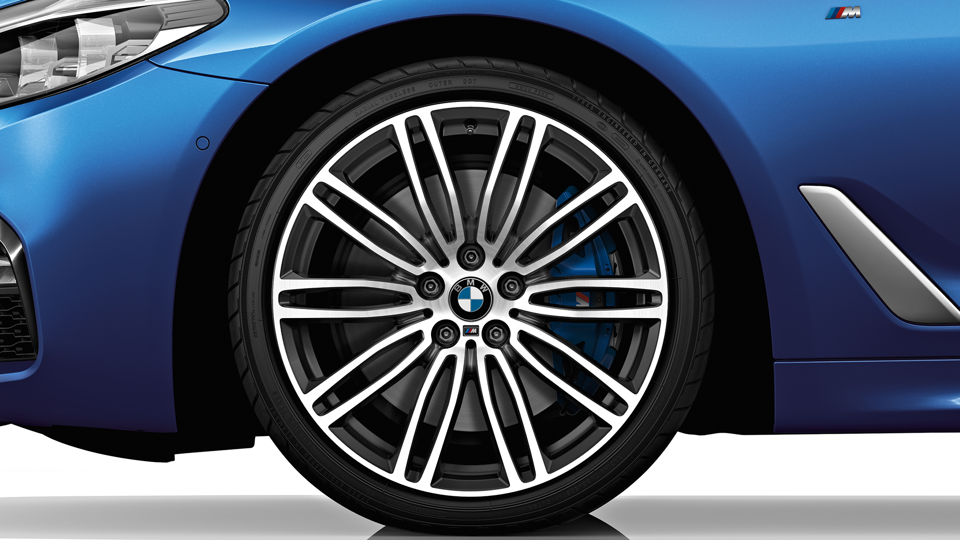 Pacchetto sportivo M Ruote BMW Serie 5 Berlina 540i Berlina Pacchetto sportivo M BMW Serie 5 Berlina 540i Berlina G30 Mediterranean Blue metallizzato Ruote