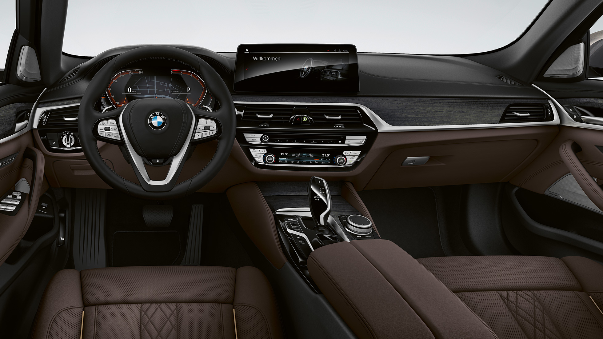 Cockpit della BMW Serie 5 Berlina G30 versione Luxury Cockpit BMW Serie 5 Berlina 520d xDrive G30 2020 versione Luxury in pelle Exclusive Nappa Mocha con cuciture exclusive e cadenino a contrasto, abitacolo