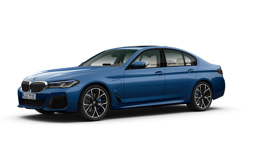 BMW Serie 5 Berlina ibrida Plug-in (G30) Vista anteriore a tre quarti da ferma BMW Serie 5 Berlina ibrida Plug-in (G30) Vista anteriore a tre quarti da ferma