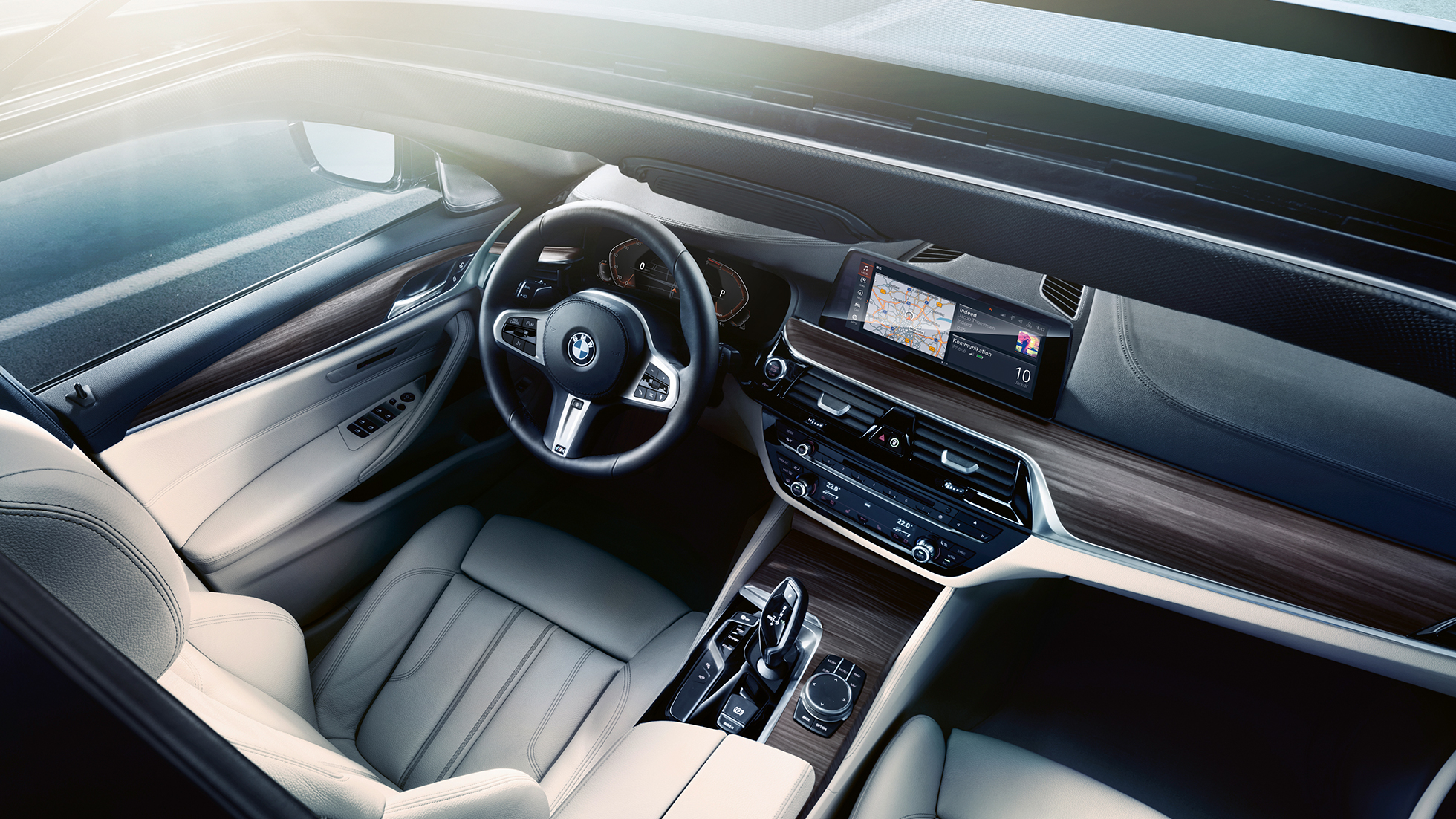 Interni della BMW Serie 5 Touring Caratteristiche salienti degli interni della BMW Serie 5 Touring 530d xDrive Touring G31 Mediterranean Blue metallizzato Abitacolo