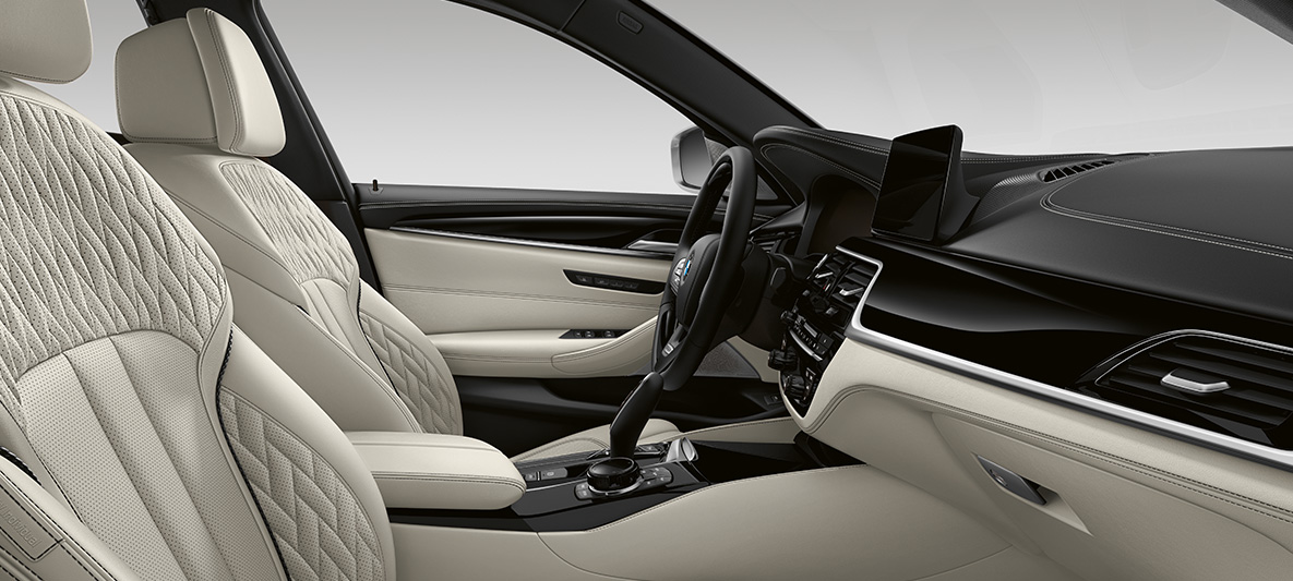 Pelle full della BMW Serie 5 Touring G31 Individual, interni Pelle full della BMW Serie 5 Touring Individual G31 Facelift 2020, interni, cockpit