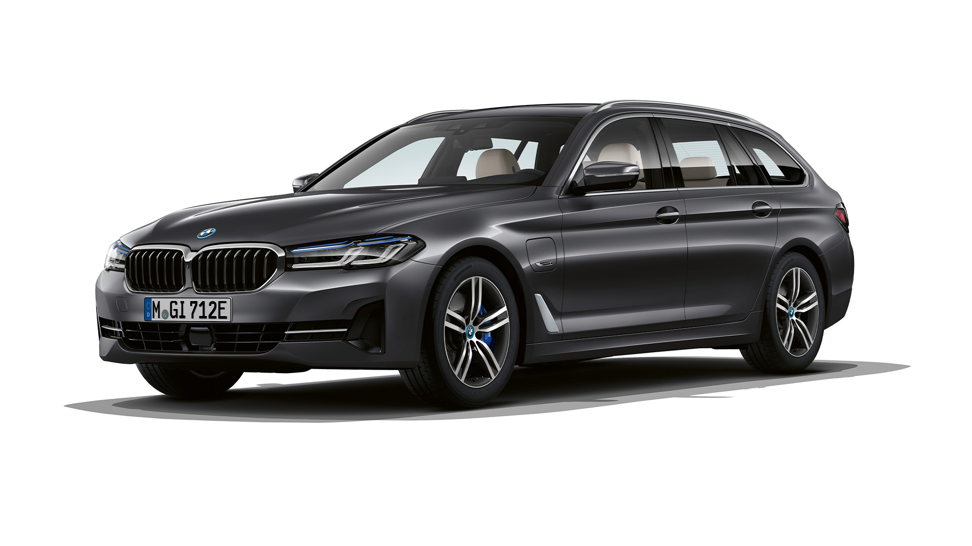 BMW Serie 5 Touring 530i G31, allestimento base Frontale BMW Serie 5 Touring 530i G31 2020 allestimento base in Sophisto Grey, vista anteriore a tre quarti