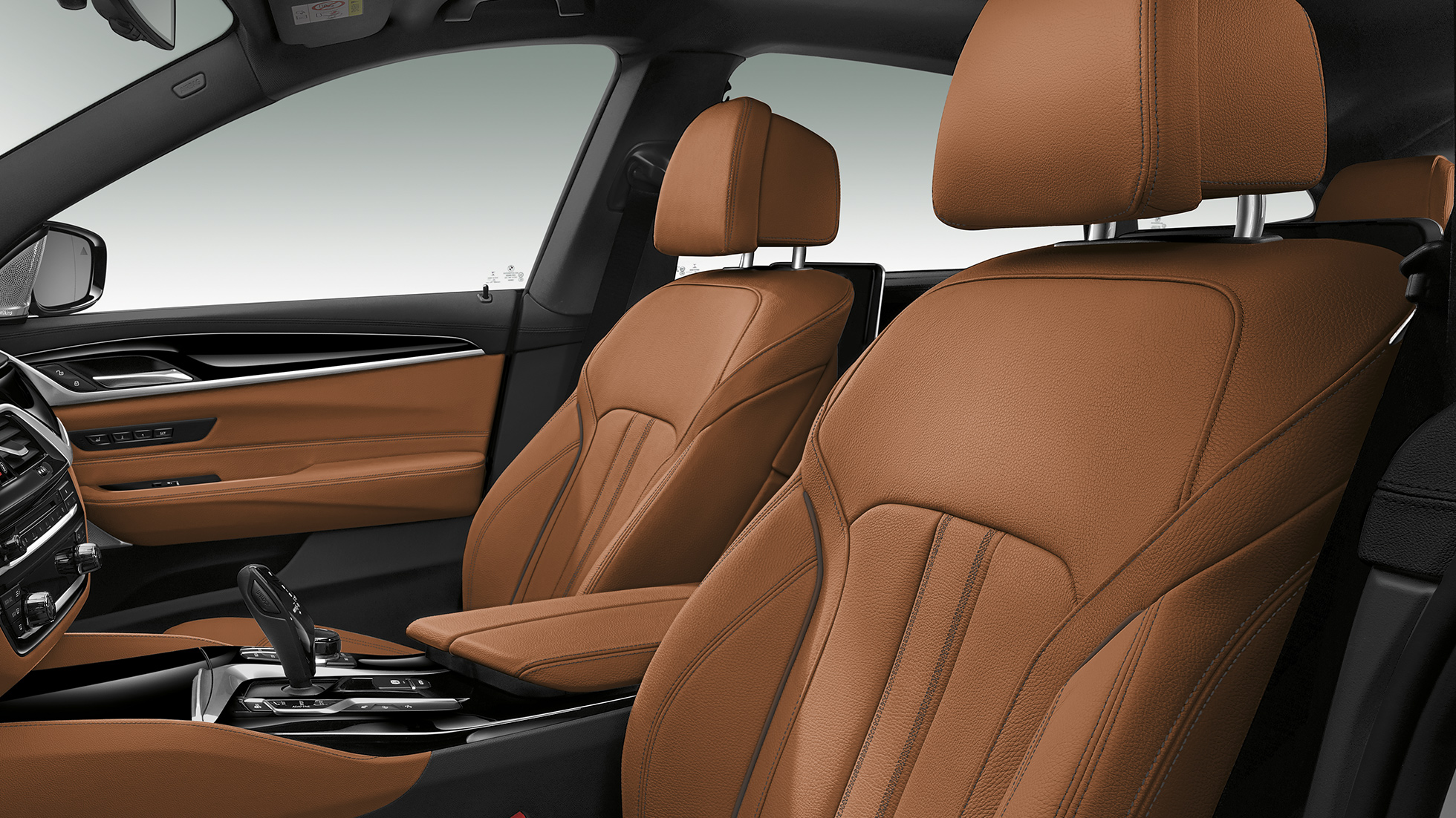 BMW Serie 6 Gran Turismo G32 Pacchetto sportivo M Interni Sedili sportivi per guidatore e passeggero della BMW Serie 6 Gran Turismo G32 2017 Pacchetto sportivo M Interni