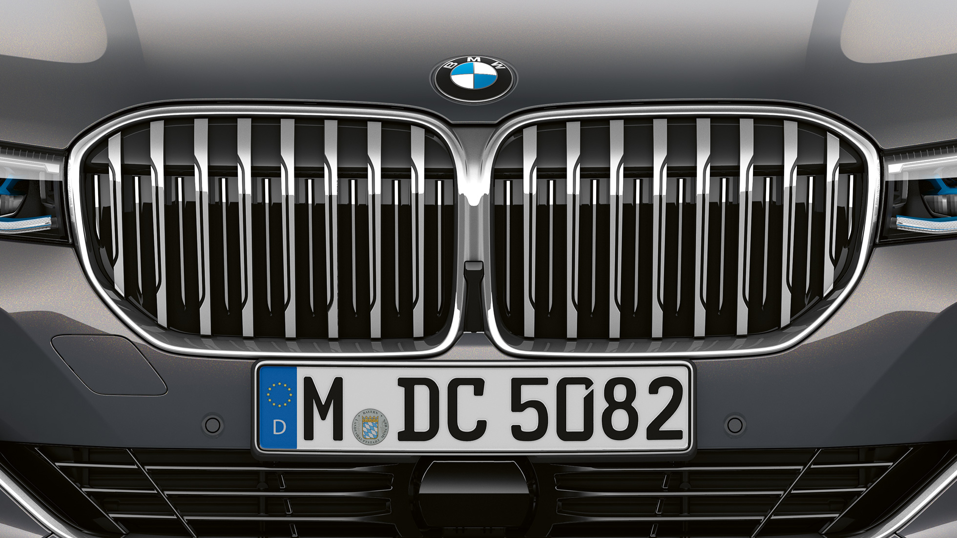 BMW Serie 7 Berlina con design degli esterni Pure Excellence, selettore marce G11 BMW Serie 7 Berlina con design degli esterni Pure Excellence Primo piano del doppio rene BMW G11