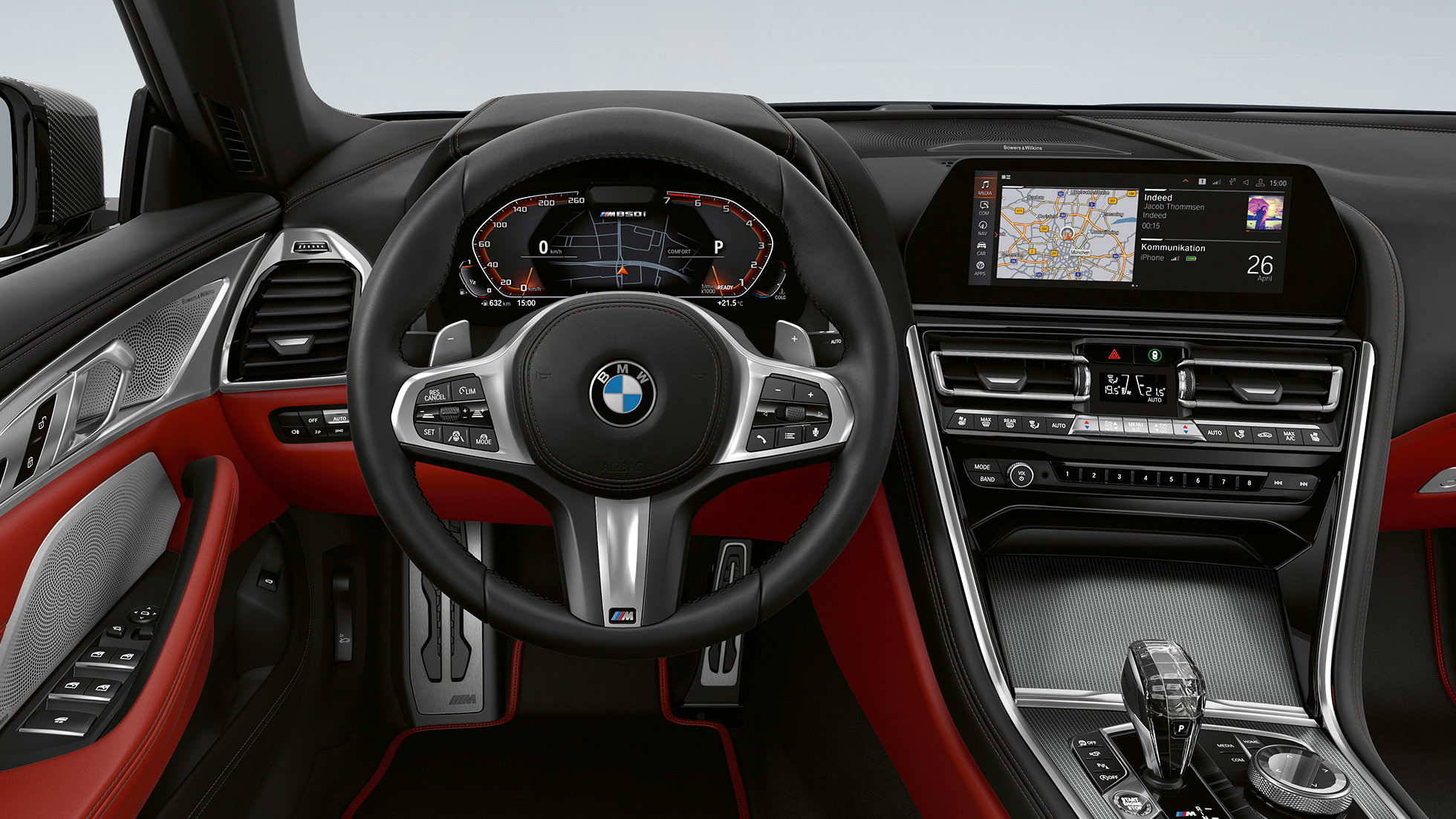 Nuova BMW M850i xDrive, Carbon Black metallic, cockpit con volante M in pelle G14. Nuova BMW M850i xDrive, Carbon Black metallic, cockpit con volante M in pelle G14.