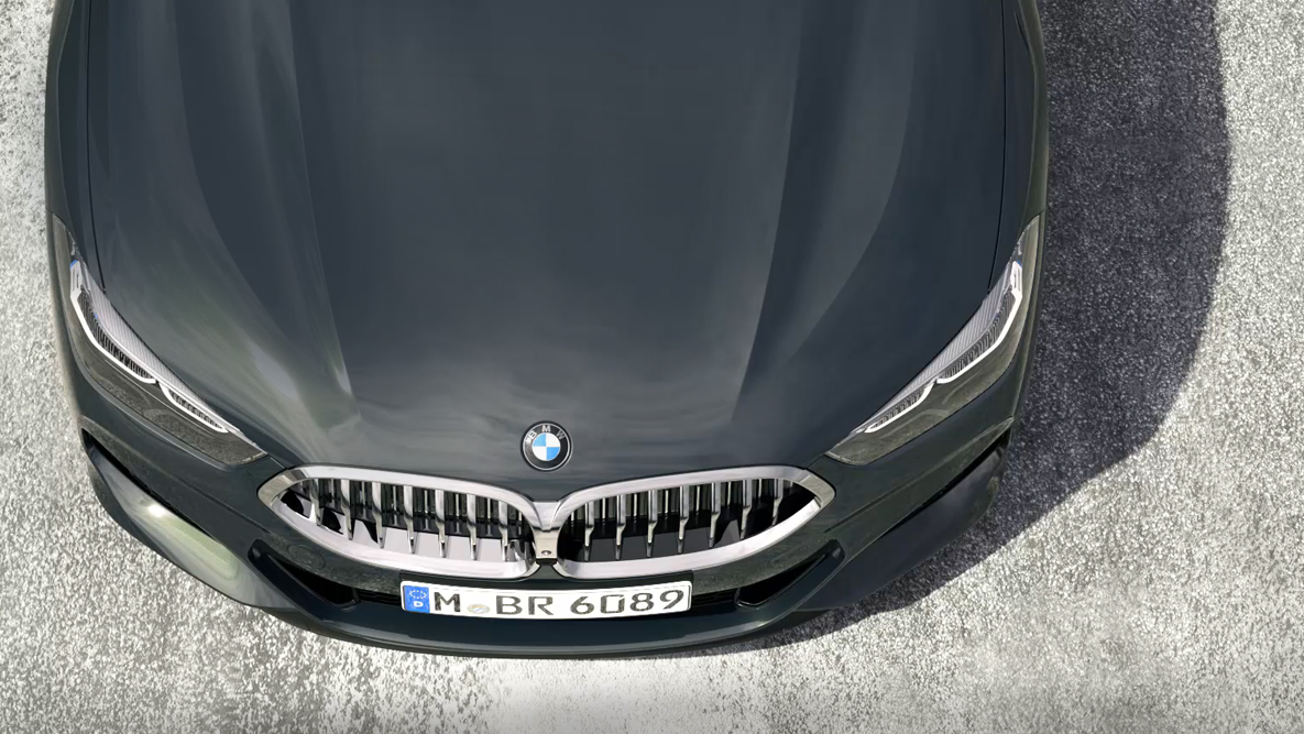 BMW M850i xDrive, prospettiva dall’alto frontale, motore benzina a 8 cilindri BMW TwinPower Turbo. BMW M850i xDrive, prospettiva dall’alto frontale, motore benzina a 8 cilindri BMW TwinPower Turbo.