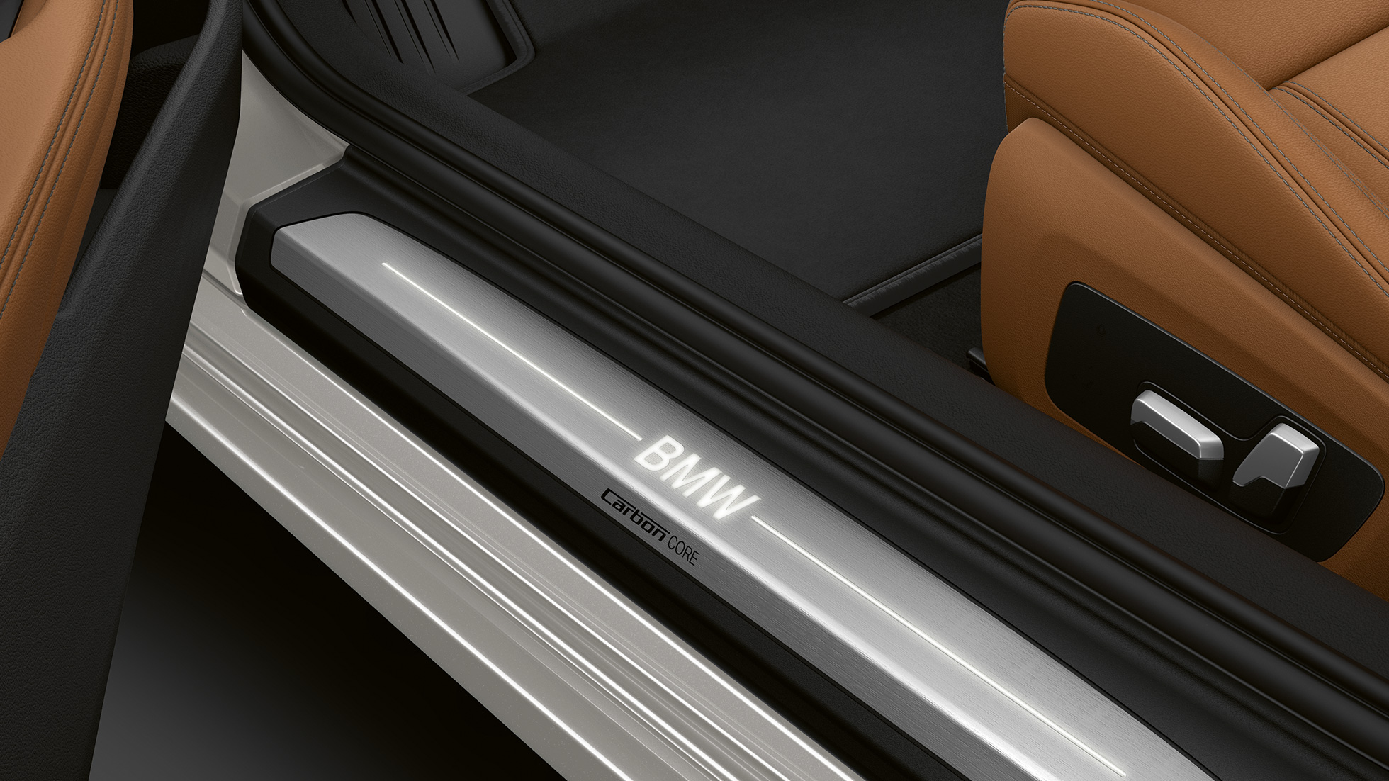 BMW Serie 8 Coupé, listelli battitacco G15. BMW Serie 8 Coupé, listello battitacco con scritta BMW illuminata G15.