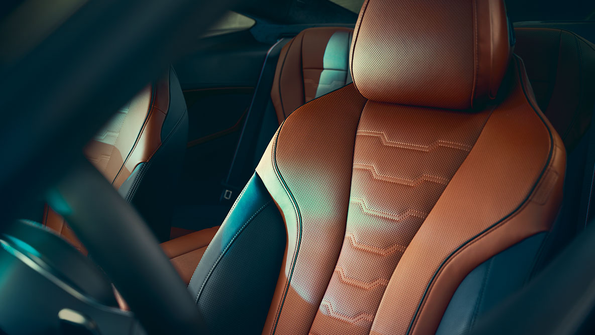 BMW Serie 8 Coupé, sedile multifunzione. Ripresa da vicino del sedile multifunzione della BMW Serie 8 Coupé in pelle “Merino”.