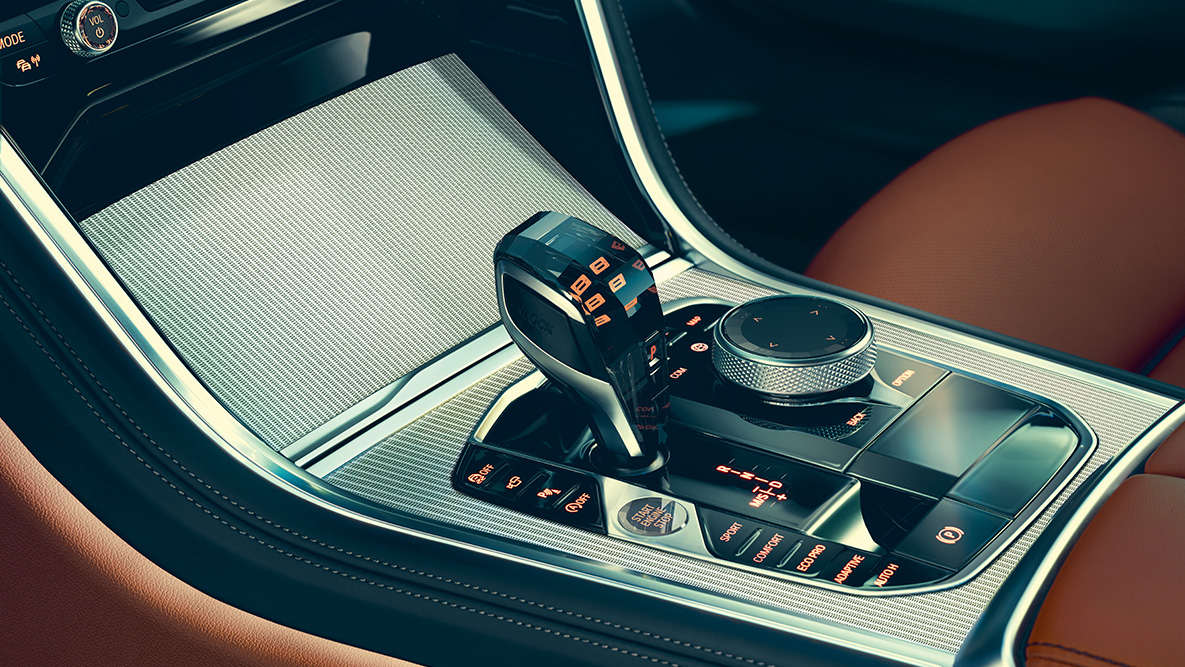 BMW Serie 8 Coupé, applicazioni in vetro. Ripresa da vicino delle applicazioni in vetro negli interni della BMW Serie 8 Coupé.