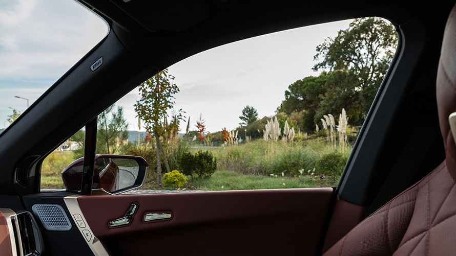 SUV elettrico BMW iX i20 sostenibilità SUV elettrico BMW iX i20 2021 Interni Suite sostenibilità