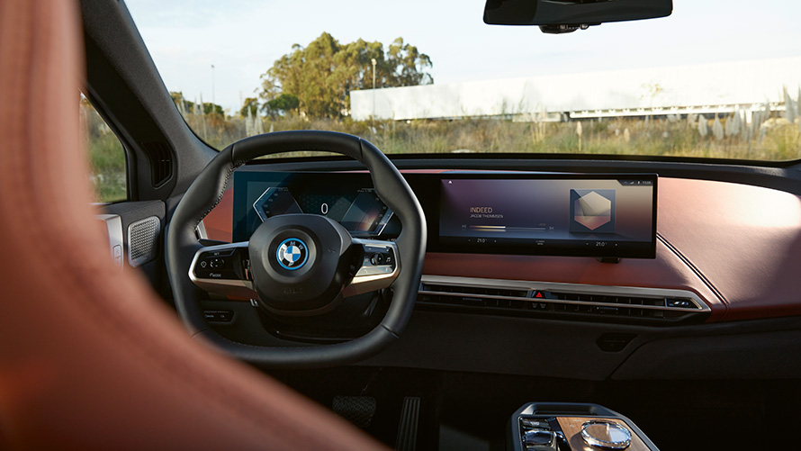 SUV elettrico BMW iX i20 BMW iDrive SUV elettrico BMW iX i20 2021 BMW iDrive Controller Interni Suite Cockpit