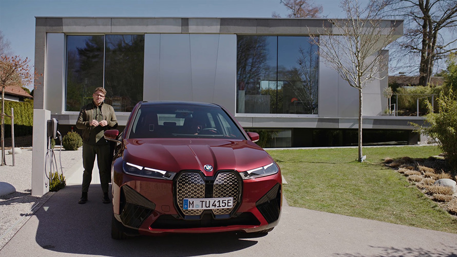 BMW iX i20 SUV elettrico BMW Wallbox Video BMW iX i20 2021 SUV elettrico BMW Wallbox Video