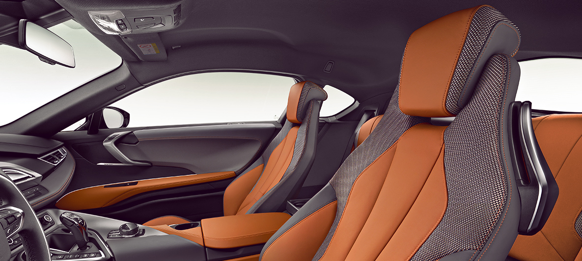Abitacolo della BMW i8 Coupé I12 Abitacolo della BMW i8 Coupé I12
