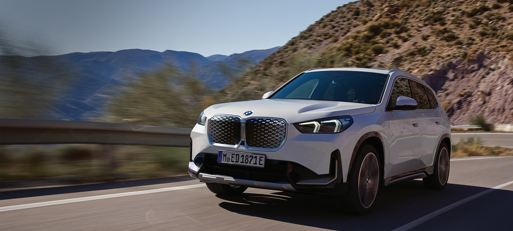 BMW X1: prezzo, dimensioni, interni, motori