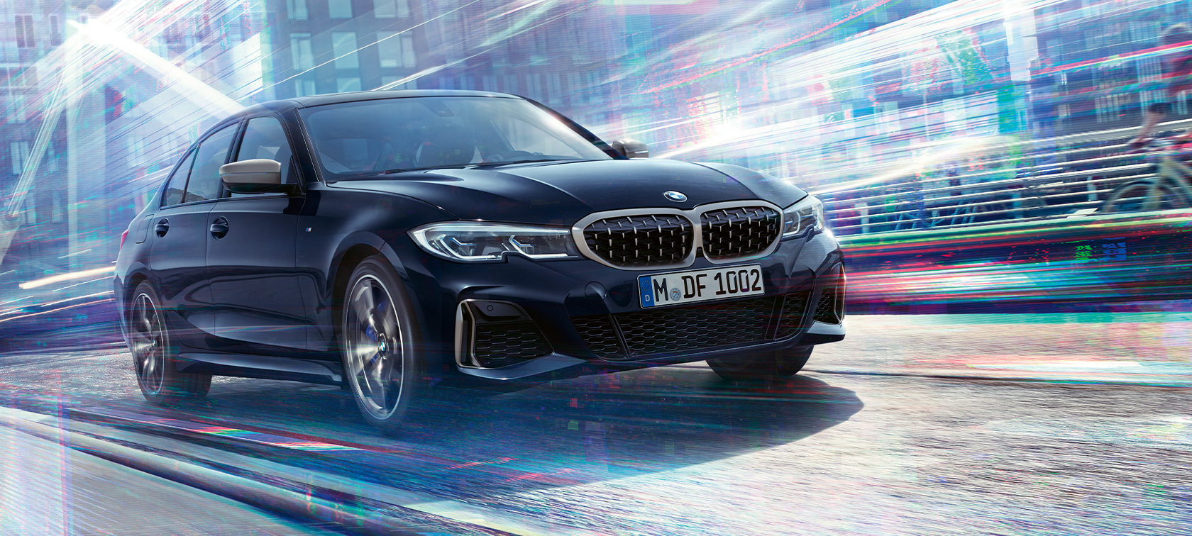 Design dinamica di guida della BMW M340i xDrive Berlina Design dinamica di guida della BMW M340i xDrive Berlina G20 Sapphire Black metallizzato vista anteriore a tre quarti