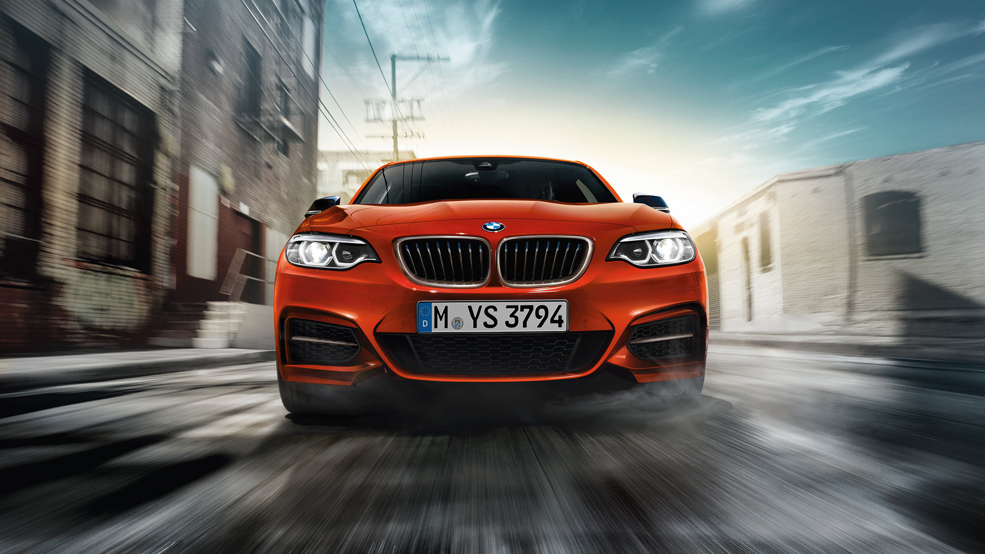 Design del frontale della BMW M240i Coupé F22 Design del frontale della BMW M240i Coupé F22 2017 Sunset Orange metallizzato, vista anteriore