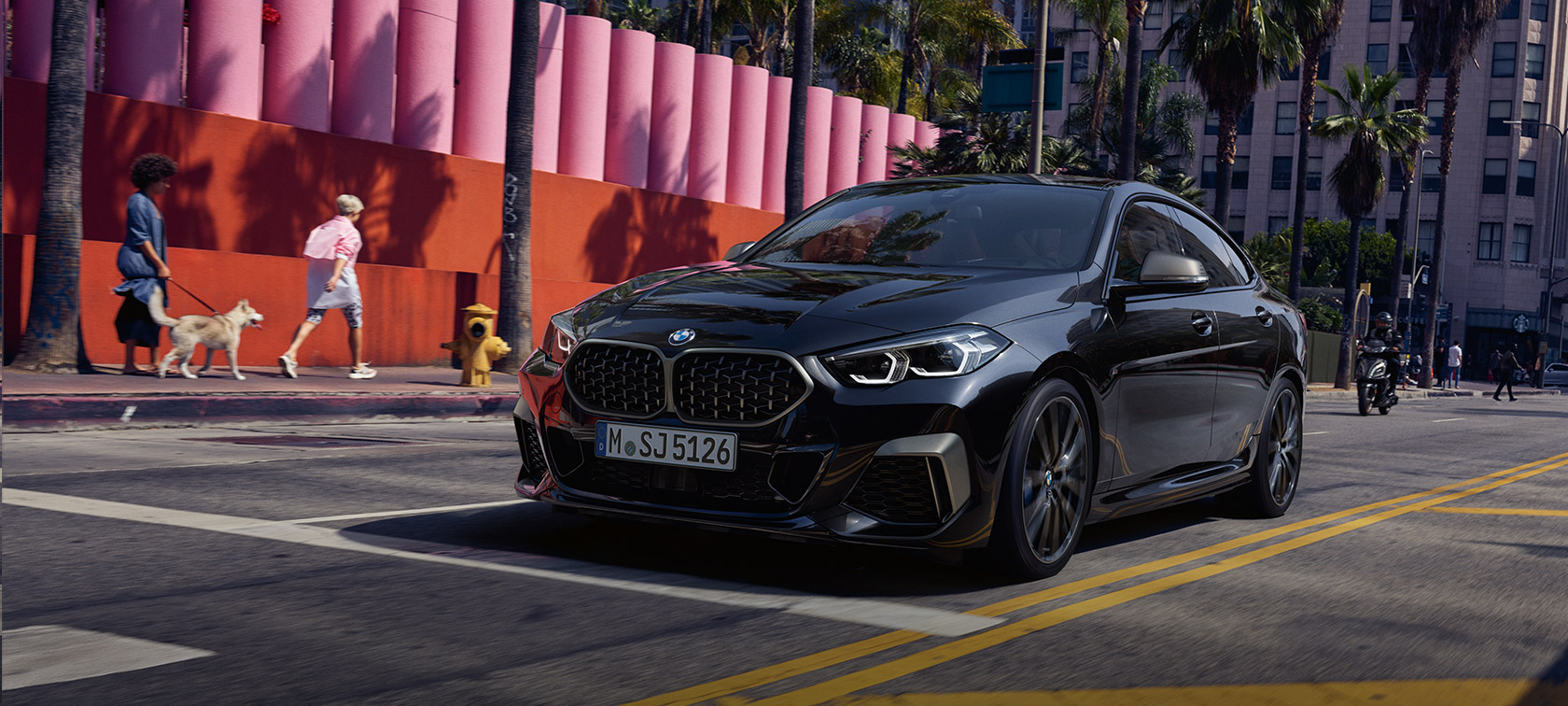 BMW M235i xDrive Gran Coupé F44 2020 Black Sapphire metallizzato vista anteriore a tre quarti