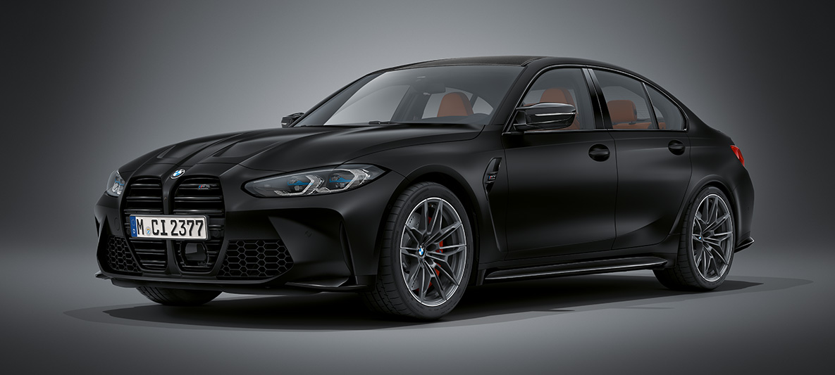 BMW Individual Frozen Black metallizzato BMW M3 Berlina G80 2020 BMW M3 Berlina BMW Individual Frozen Black metallizzato G80 2020 vista anteriore a tre quarti da ferma